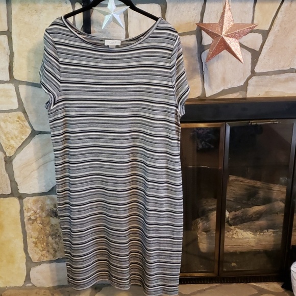 LOFT Dresses & Skirts - Loft large short sleeved t-shirt dress